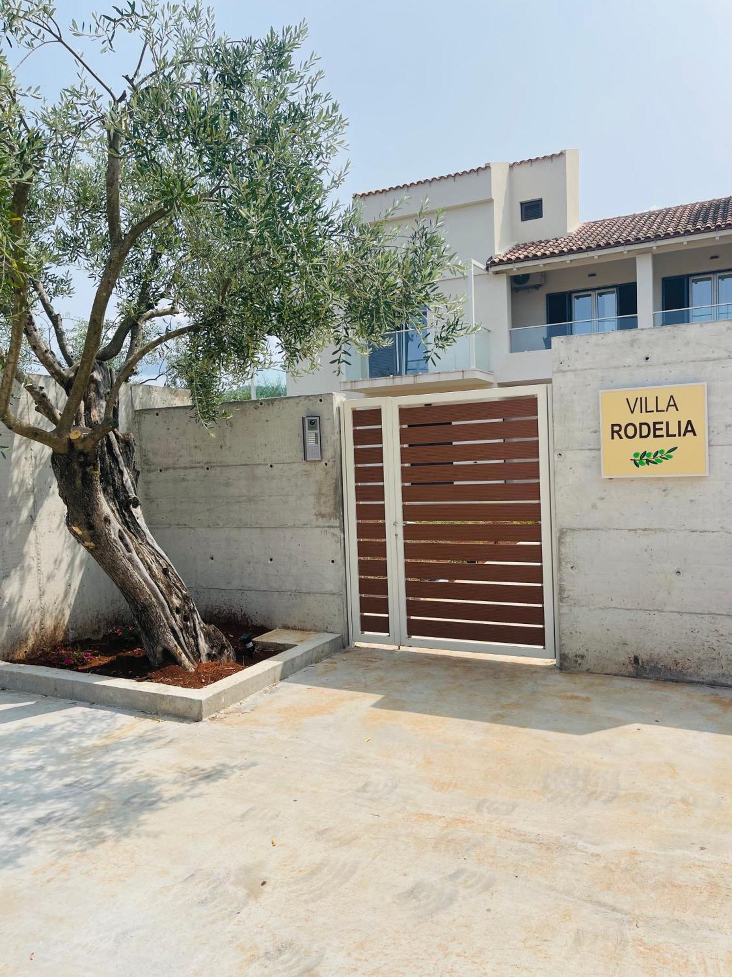 Villa Rodelia 1 Roda  Exteriér fotografie